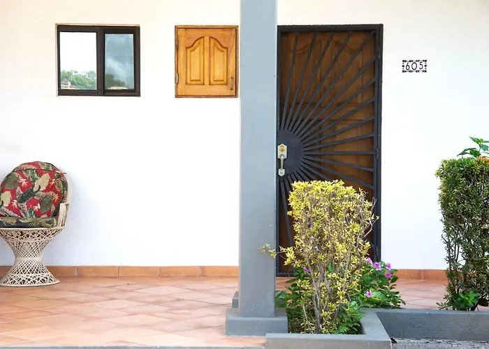 Casa vacanze Newly Remodeled Beachfront Condo, Ground-floor Terrace & Direct Access To *