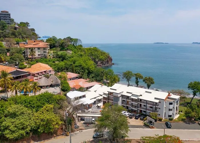 Newly Remodeled Beachfront Condo, Ground-floor Terrace & Direct Access To Playa Flamingo