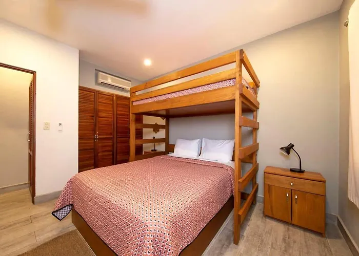Newly Remodeled Beachfront Condo, Ground-floor Terrace & Direct Access To Сasa de vacaciones Playa Flamingo