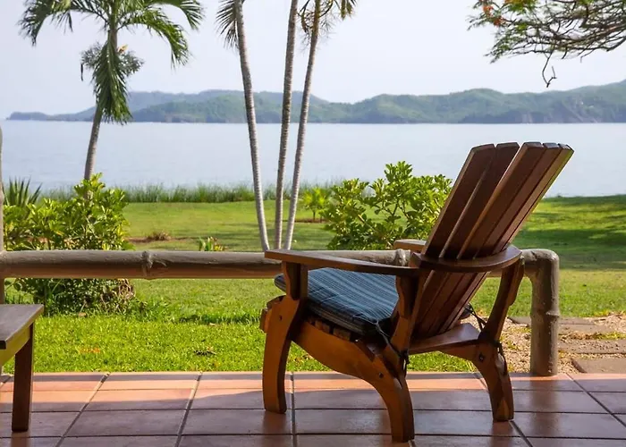 Newly Remodeled Beachfront Condo, Ground-floor Terrace & Direct Access To Сasa de vacaciones *