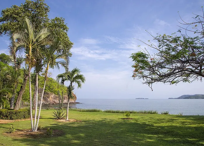 Newly Remodeled Beachfront Condo, Ground-floor Terrace & Direct Access To Casa vacanze
