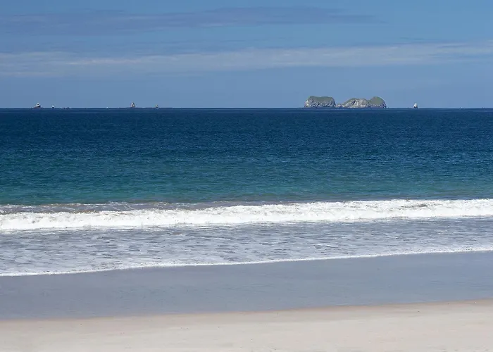 Casa vacanze Newly Remodeled Beachfront Condo, Ground-floor Terrace & Direct Access To *